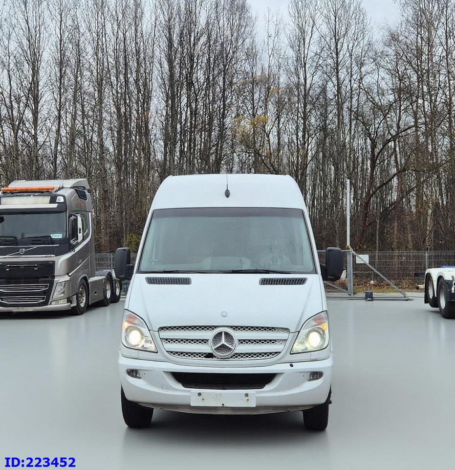 MERCEDES-BENZ Sprinter 519 XXL VIP - 21 Seater Euro5 - Touringcar: afbeelding 2 MERCEDES-BENZ Sprinter 519 XXL VIP - 21 Seater Euro5 - Touringcar: afbeelding 2