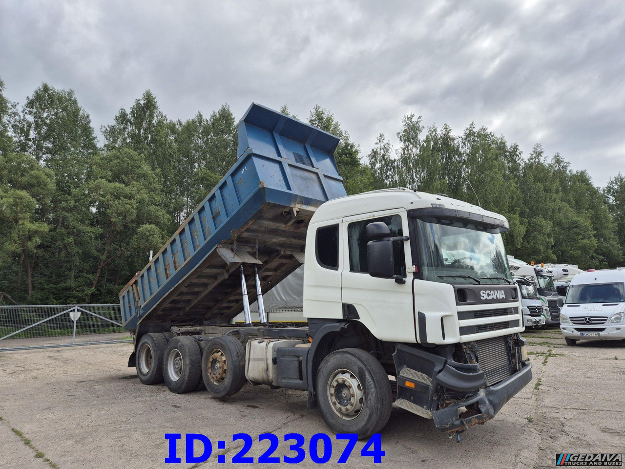 SCANIA 124 8x2 - Manual - Full steel - Kipper vrachtwagen: afbeelding 4 SCANIA 124 8x2 - Manual - Full steel - Kipper vrachtwagen: afbeelding 4