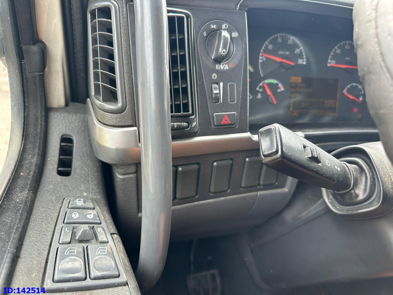 Trekker VOLVO FH12 420HP 6x2 Manual: afbeelding 7