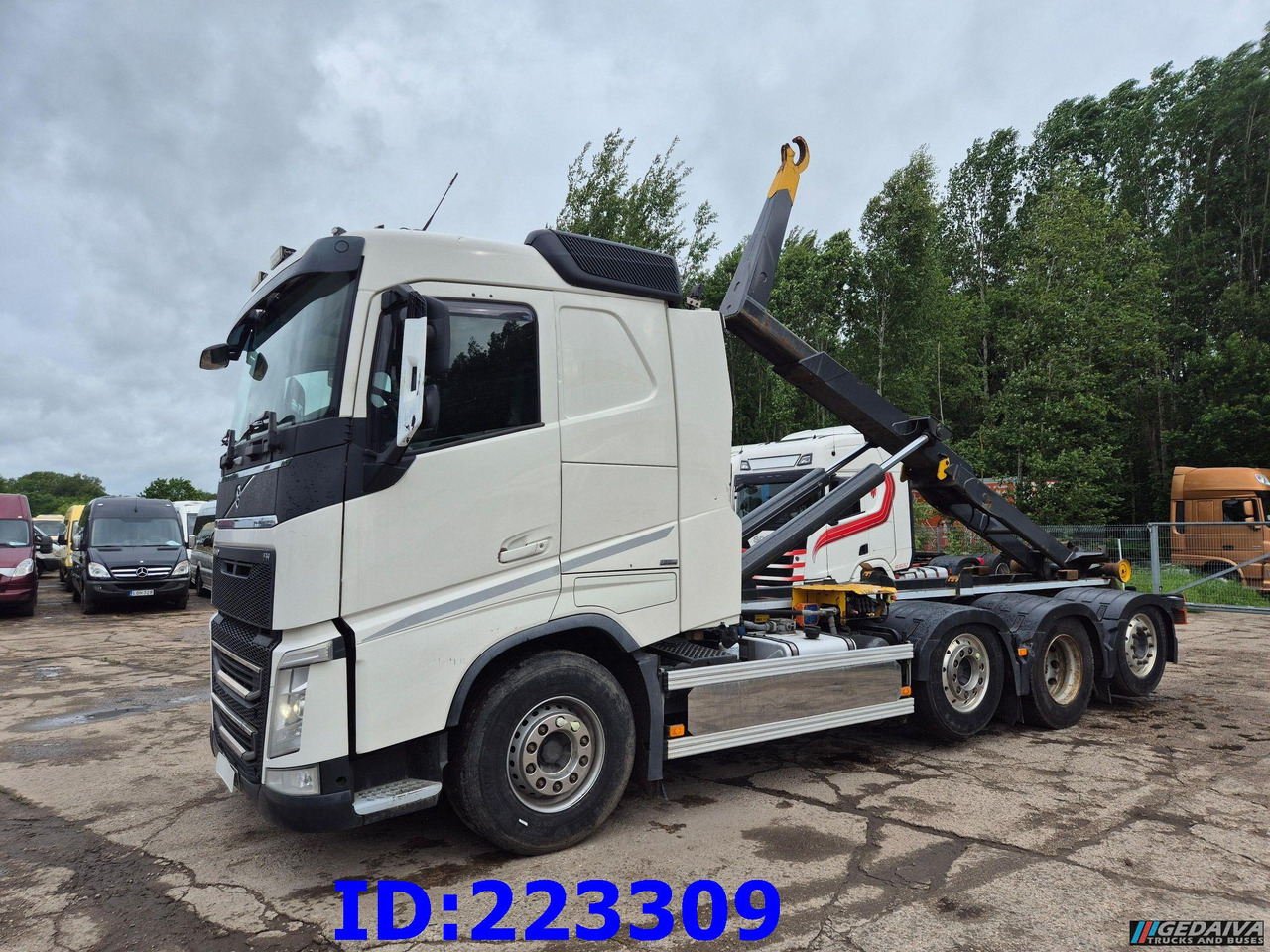 VOLVO FH13 540HP 8x2 Hook lift (2axles steering - 2 axles lifting) - Haakarmsysteem vrachtwagen: afbeelding 1 VOLVO FH13 540HP 8x2 Hook lift (2axles steering - 2 axles lifting) - Haakarmsysteem vrachtwagen: afbeelding 1