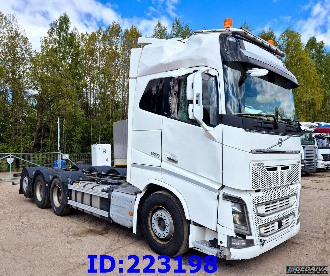 VOLVO FH16 650HP 8X4 (Steering axle) - Chassis vrachtwagen: afbeelding 4 VOLVO FH16 650HP 8X4 (Steering axle) - Chassis vrachtwagen: afbeelding 4