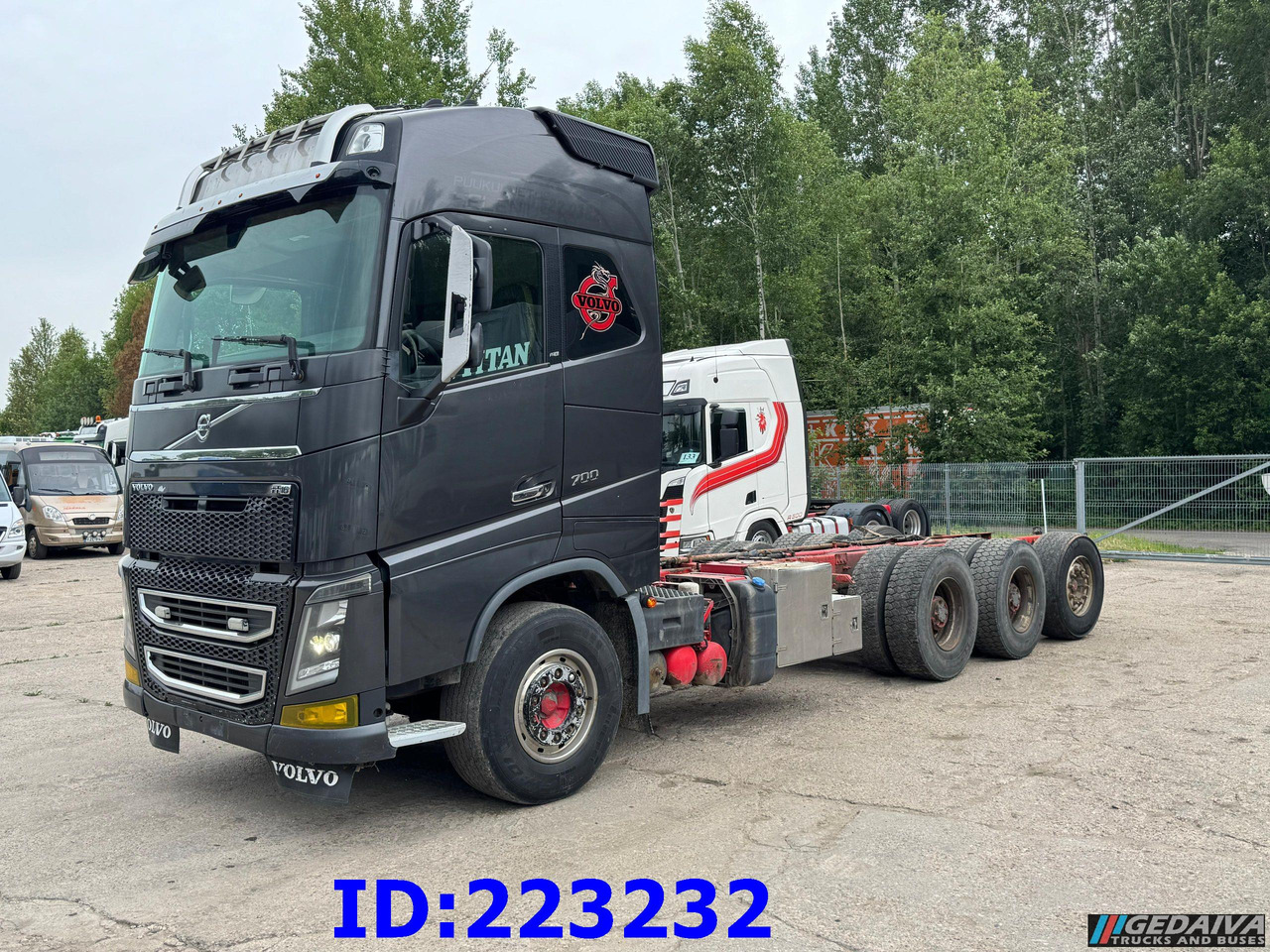 VOLVO FH16 700HP 8X4 Big Axles - Chassis vrachtwagen: afbeelding 1 VOLVO FH16 700HP 8X4 Big Axles - Chassis vrachtwagen: afbeelding 1