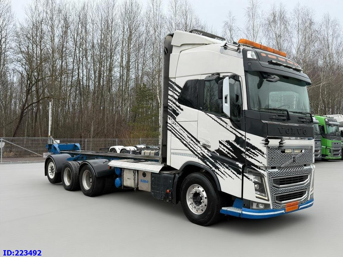 VOLVO FH16 750HP 8x4 - Chassis vrachtwagen: afbeelding 4 VOLVO FH16 750HP 8x4 - Chassis vrachtwagen: afbeelding 4