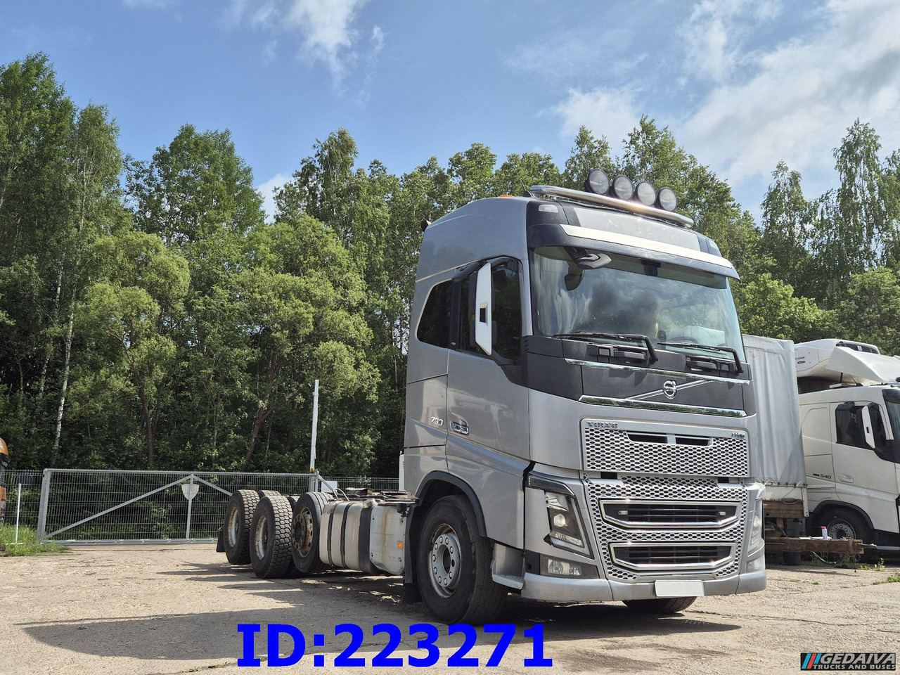 VOLVO FH16 750HP 8x4 (Steering axle / 2 axles lifting) - Houttransport: afbeelding 4 VOLVO FH16 750HP 8x4 (Steering axle / 2 axles lifting) - Houttransport: afbeelding 4