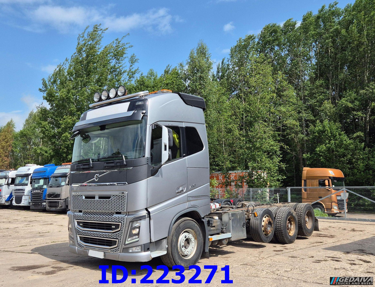VOLVO FH16 750HP 8x4 (Steering axle / 2 axles lifting) - Houttransport: afbeelding 1 VOLVO FH16 750HP 8x4 (Steering axle / 2 axles lifting) - Houttransport: afbeelding 1