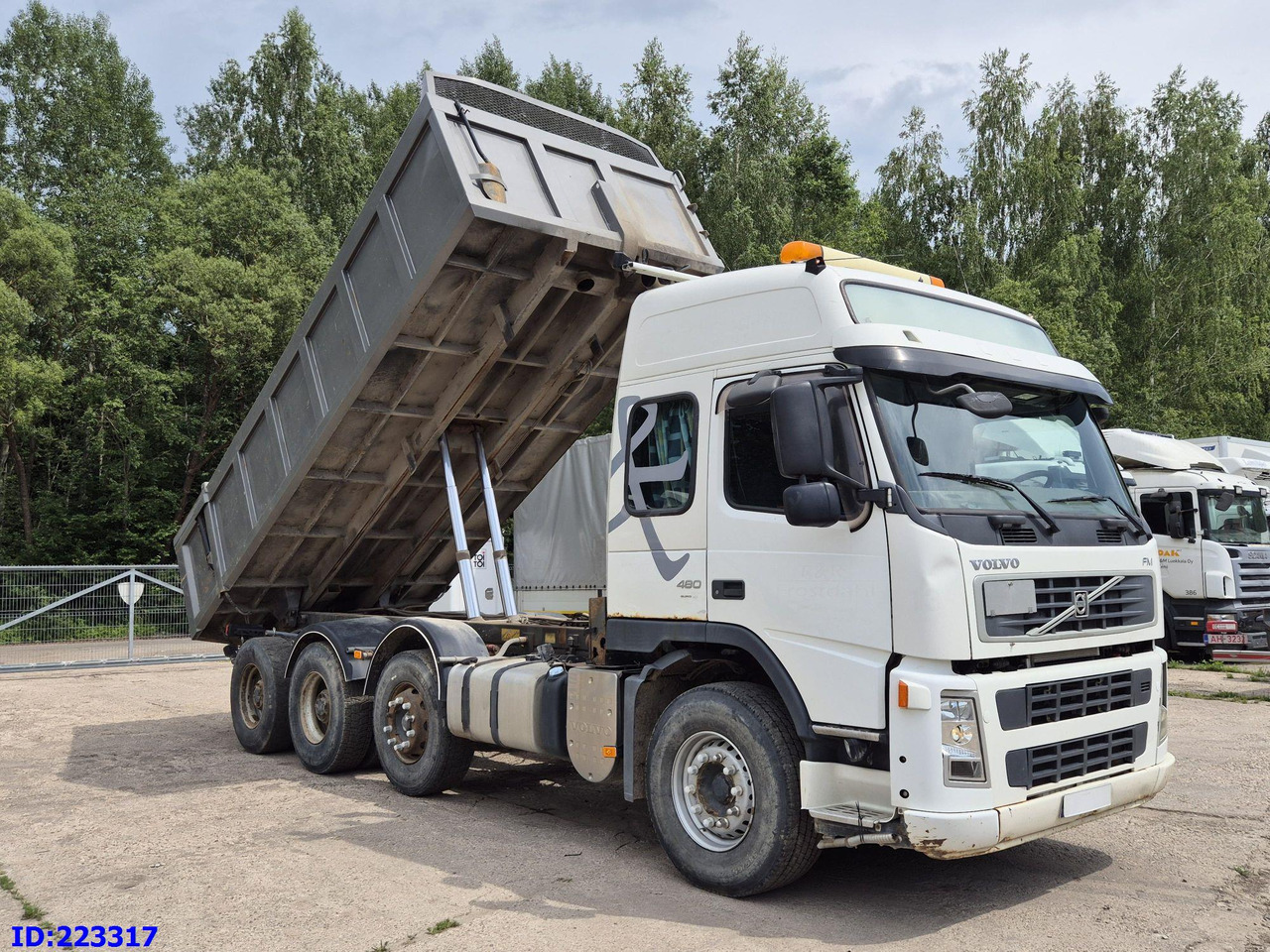 VOLVO FM13 480HP 8x4 (Big axle) - Kipper vrachtwagen: afbeelding 4 VOLVO FM13 480HP 8x4 (Big axle) - Kipper vrachtwagen: afbeelding 4