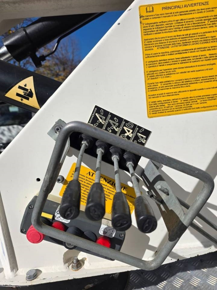 GSR E219PX E4 - Vrachtwagen hoogwerker: afbeelding 4 GSR E219PX E4 - Vrachtwagen hoogwerker: afbeelding 4