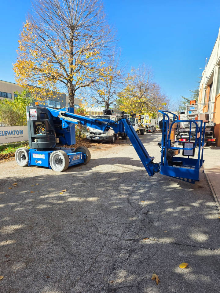 JLG E 300 AJP - Knikarmhoogwerker: afbeelding 1 JLG E 300 AJP - Knikarmhoogwerker: afbeelding 1