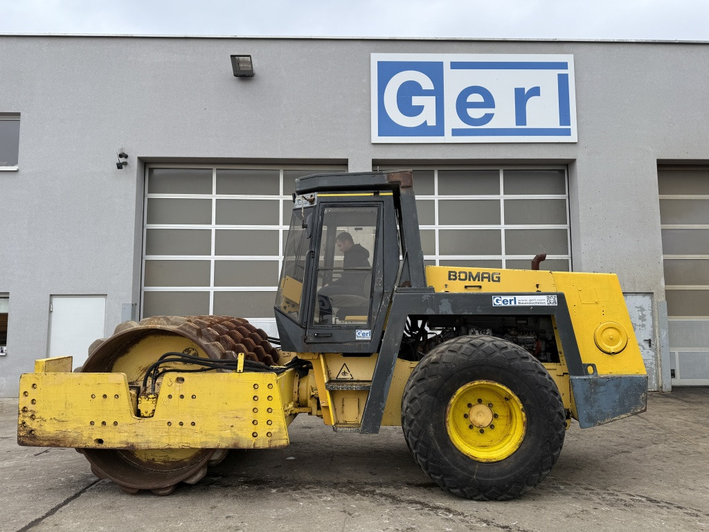 Bomag BW 217 PD-2 (111679) - Schapenpootwals/ Grondverdichter: afbeelding 1 Bomag BW 217 PD-2 (111679) - Schapenpootwals/ Grondverdichter: afbeelding 1