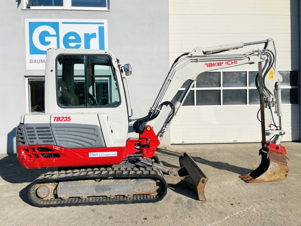 Takeuchi TB235 (3969) - Minigraafmachine: afbeelding 2 Takeuchi TB235 (3969) - Minigraafmachine: afbeelding 2