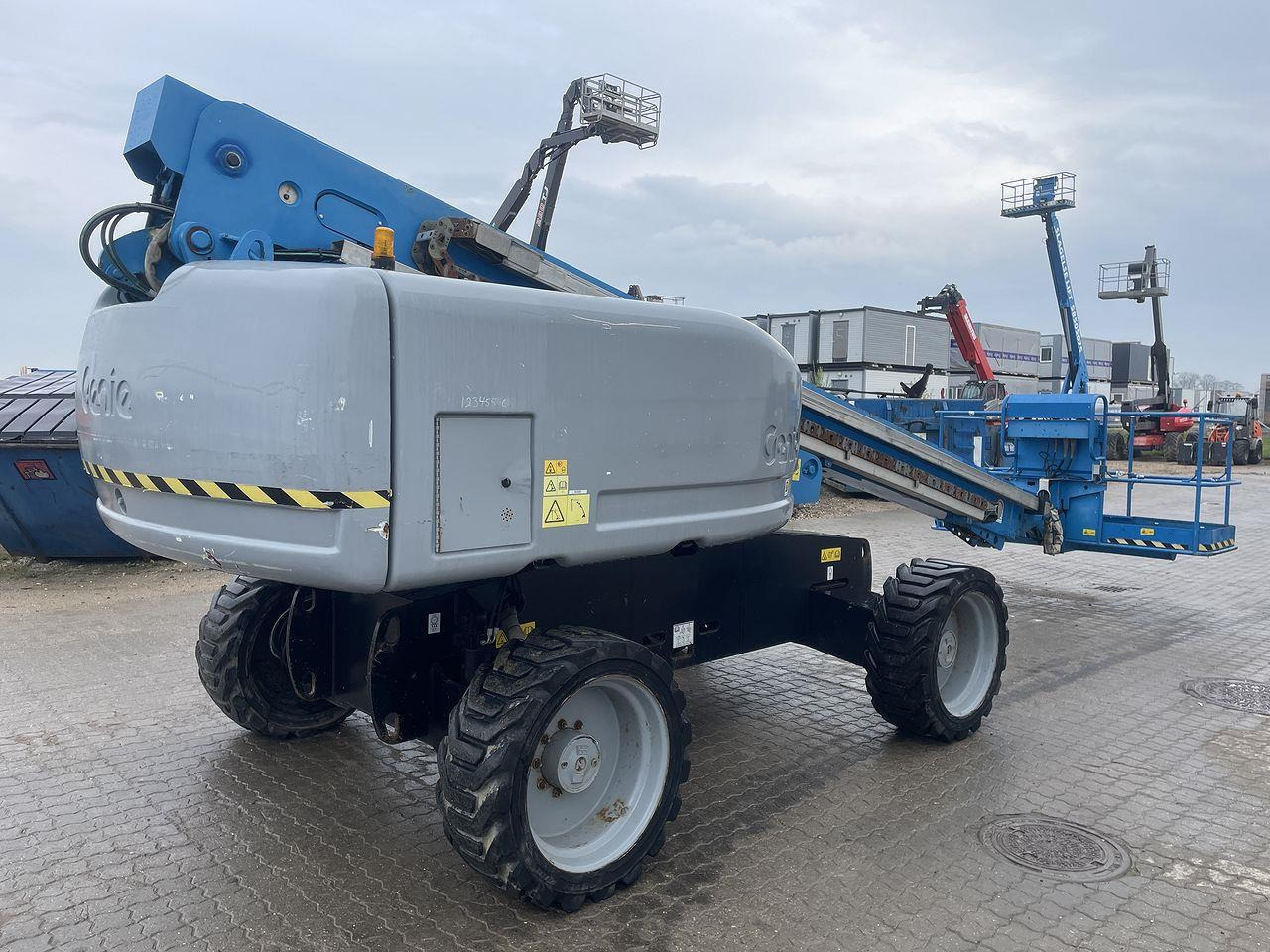 Genie S-60HC - Telescoophoogwerker: afbeelding 4 Genie S-60HC - Telescoophoogwerker: afbeelding 4