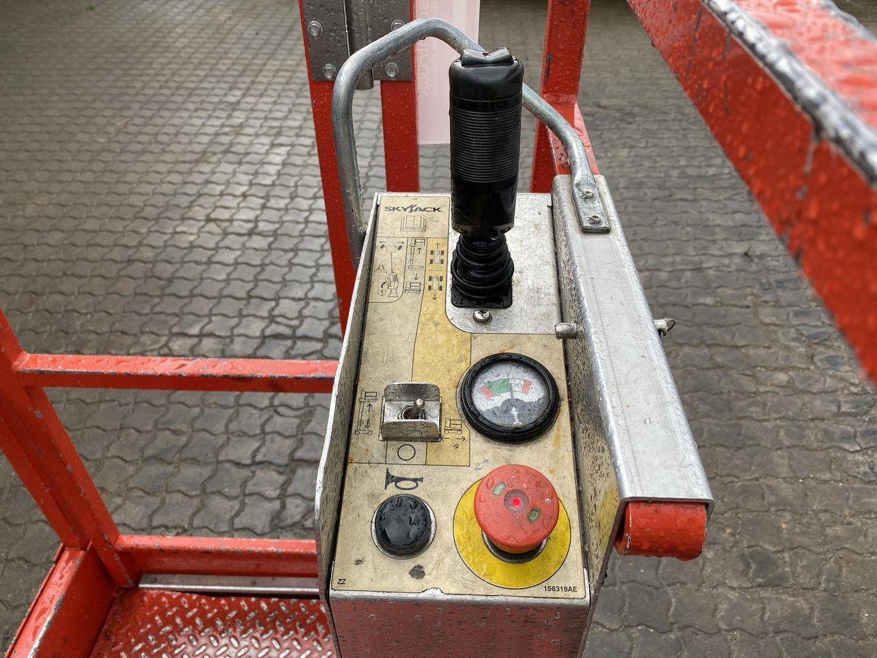Skyjack SJ16 - Verticale masthoogwerker: afbeelding 3 Skyjack SJ16 - Verticale masthoogwerker: afbeelding 3