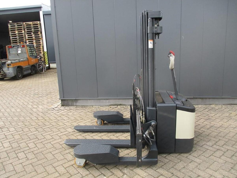 Crown WS2300-1.8TT-4W-4415 - Stapelaar: afbeelding 2 Crown WS2300-1.8TT-4W-4415 - Stapelaar: afbeelding 2