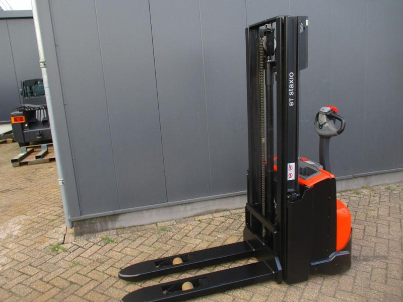 Toyota SWE 100 - Stapelaar: afbeelding 2 Toyota SWE 100 - Stapelaar: afbeelding 2