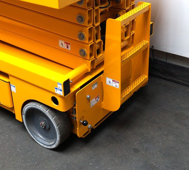 Haulotte Compact 12 - Schaarlift: afbeelding 4 Haulotte Compact 12 - Schaarlift: afbeelding 4