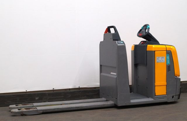 Jungheinrich ECE225 - Orderverzameltruck: afbeelding 1 Jungheinrich ECE225 - Orderverzameltruck: afbeelding 1