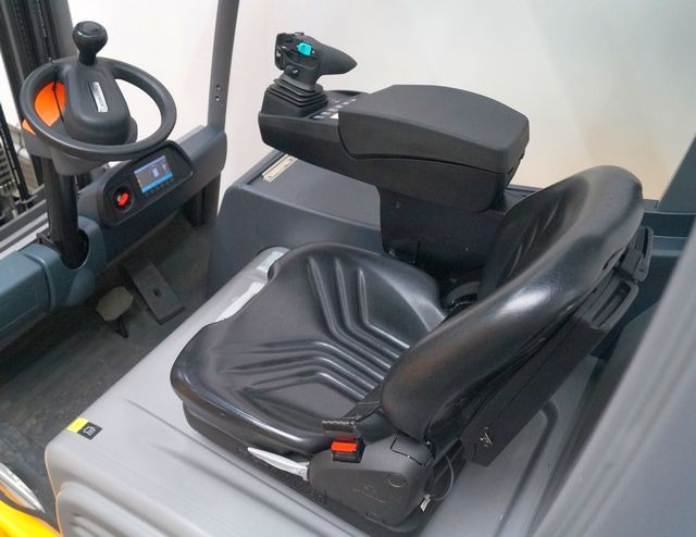 Jungheinrich EFG320 - Elektrische heftruck: afbeelding 4 Jungheinrich EFG320 - Elektrische heftruck: afbeelding 4