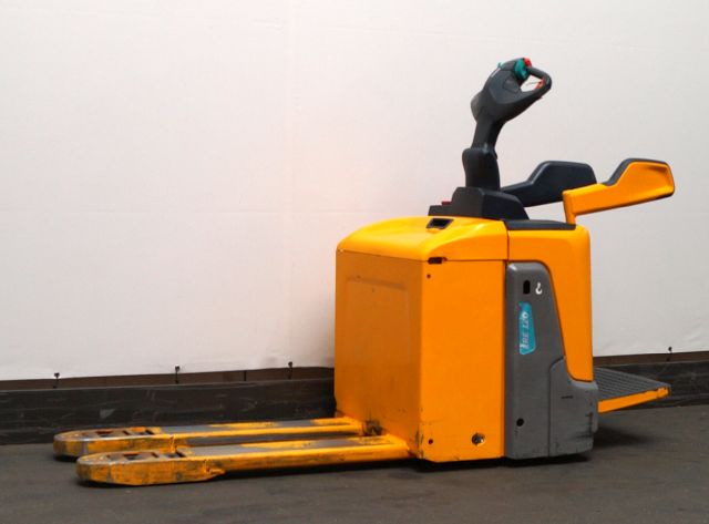 Jungheinrich ERE120 - Palletwagen: afbeelding 1 Jungheinrich ERE120 - Palletwagen: afbeelding 1