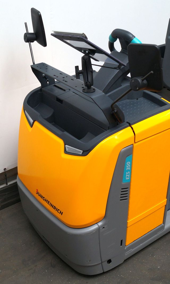 Jungheinrich EZS350 - Elektrische trekker: afbeelding 3 Jungheinrich EZS350 - Elektrische trekker: afbeelding 3