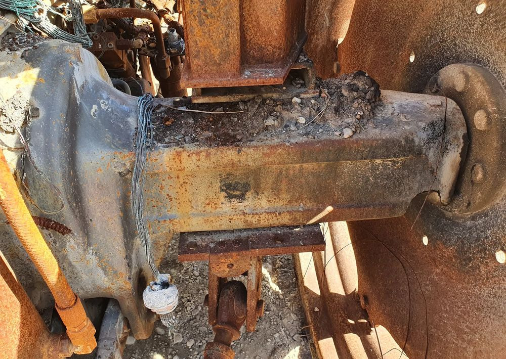 Claas Ares Renault 556 wał blok silnik głowica most zwolnica skrzynia - Versnellingsbak voor Landbouwmachine: afbeelding 5 Claas Ares Renault 556 wał blok silnik głowica most zwolnica skrzynia - Versnellingsbak voor Landbouwmachine: afbeelding 5
