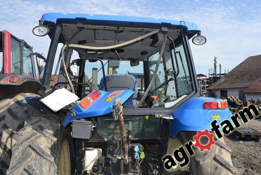 New Holland T5050 skrzynia silnik most obudowa piasta blok zawór - Versnellingsbak voor Landbouwmachine: afbeelding 1 New Holland T5050 skrzynia silnik most obudowa piasta blok zawór - Versnellingsbak voor Landbouwmachine: afbeelding 1