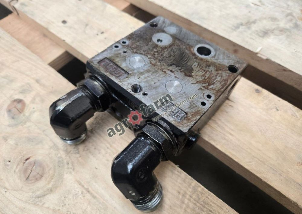 Pokrywa końcowa Valtra T170, T171, T140 - Hydraulica: afbeelding 3 Pokrywa końcowa Valtra T170, T171, T140 - Hydraulica: afbeelding 3