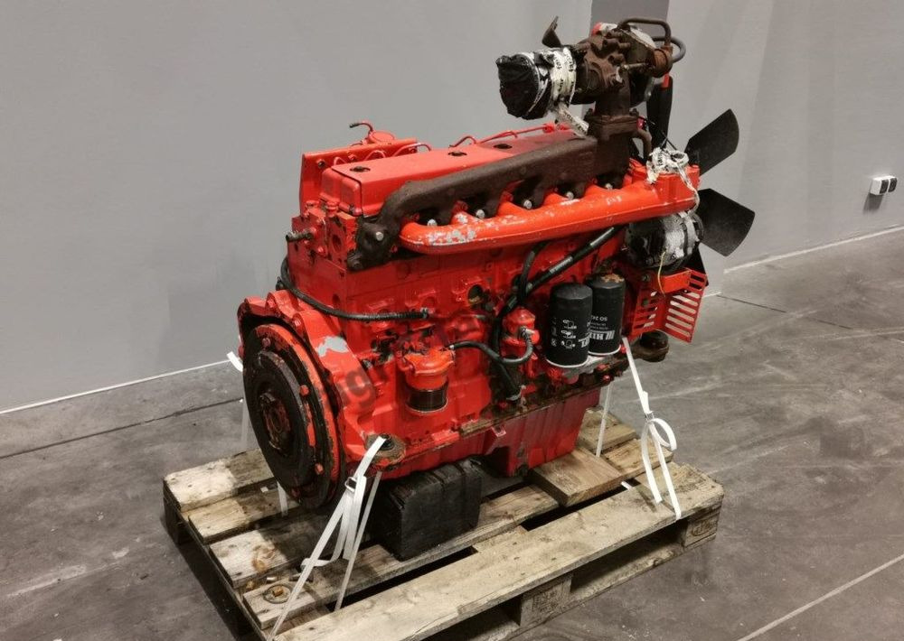 SILNIK MCCORMICK MTX 175 1006-60TWI - Motor: afbeelding 1 SILNIK MCCORMICK MTX 175 1006-60TWI - Motor: afbeelding 1