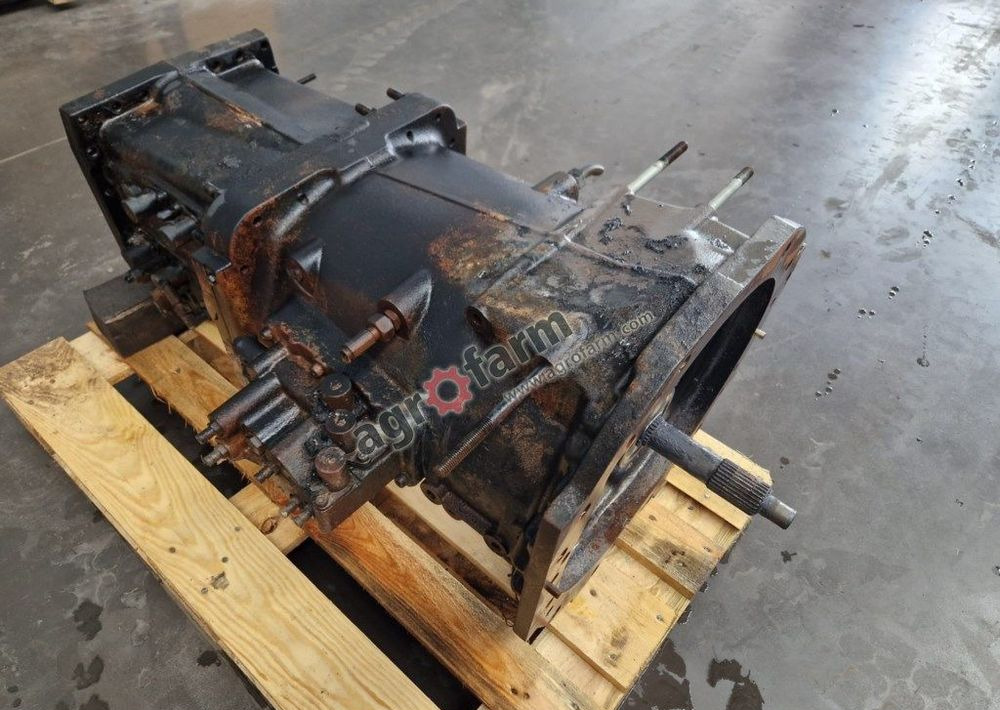 Skrzynia biegów Claas Arion 620 - Versnellingsbak: afbeelding 3 Skrzynia biegów Claas Arion 620 - Versnellingsbak: afbeelding 3