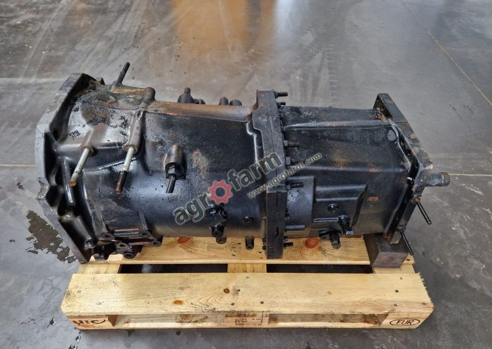 Skrzynia biegów Claas Arion 620 - Versnellingsbak: afbeelding 2 Skrzynia biegów Claas Arion 620 - Versnellingsbak: afbeelding 2