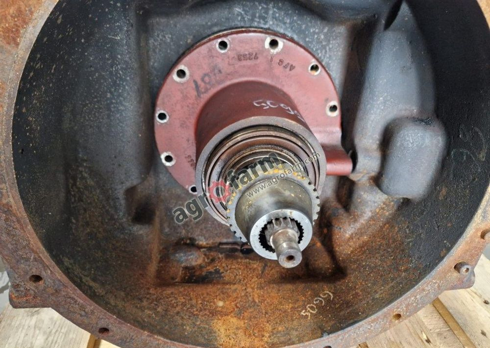 Skrzynia biegów Claas Axos - Versnellingsbak: afbeelding 4 Skrzynia biegów Claas Axos - Versnellingsbak: afbeelding 4