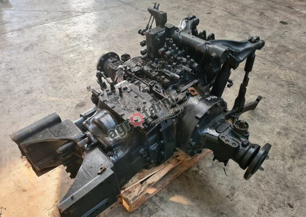 Skrzynia biegów, most tylny John Deere 5080M - Versnellingsbak: afbeelding 1 Skrzynia biegów, most tylny John Deere 5080M - Versnellingsbak: afbeelding 1