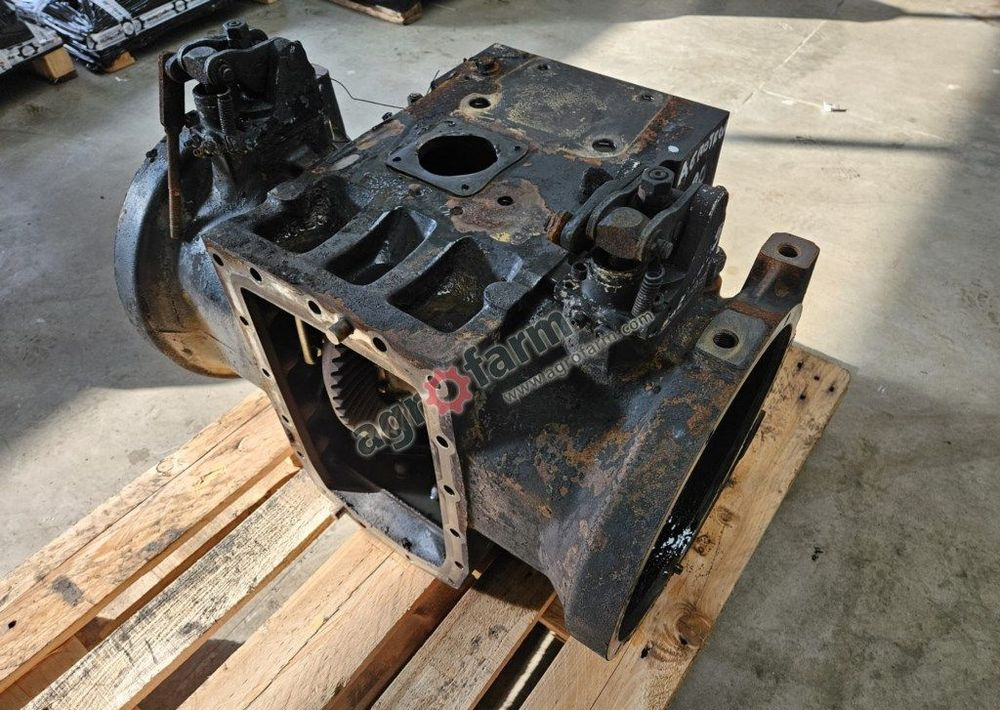 TYLNY MOST DEUTZ FAHR AGROTRON 80 - Transmissie: afbeelding 4 TYLNY MOST DEUTZ FAHR AGROTRON 80 - Transmissie: afbeelding 4