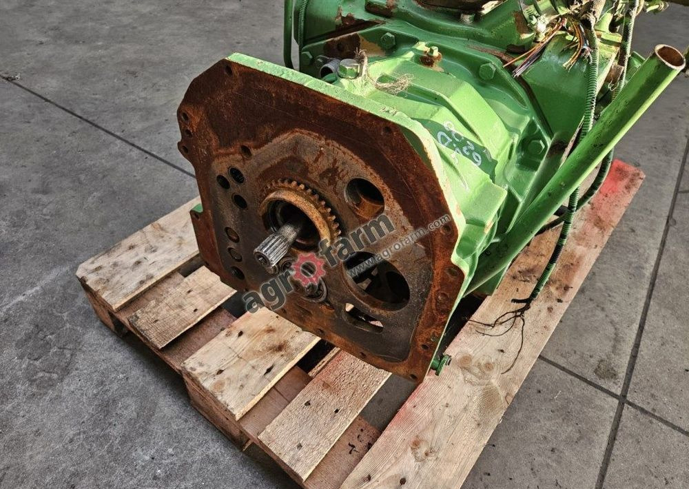 TYLNY MOST I SKRZYNIA BIEGÓW JOHN DEERE L113175 - Versnellingsbak: afbeelding 4 TYLNY MOST I SKRZYNIA BIEGÓW JOHN DEERE L113175 - Versnellingsbak: afbeelding 4