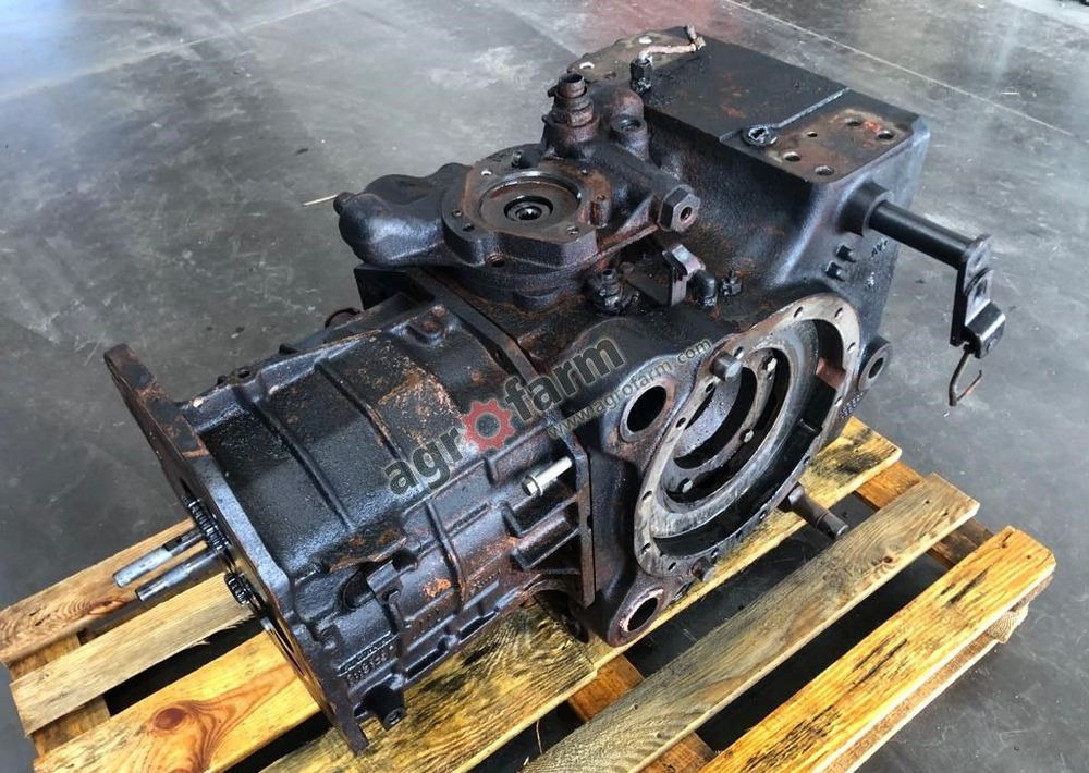 Versnellingsbak Tylny most John Deere 6400 L115878: afbeelding 1