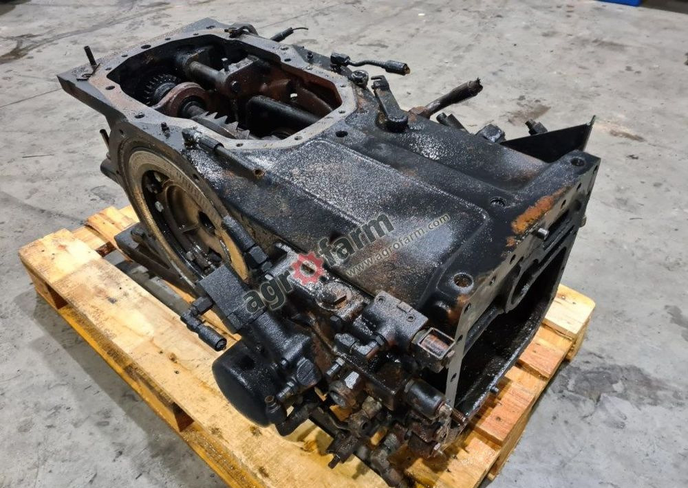 Tylny most Massey Ferguson 6130 851B1 - Versnellingsbak: afbeelding 1 Tylny most Massey Ferguson 6130 851B1 - Versnellingsbak: afbeelding 1