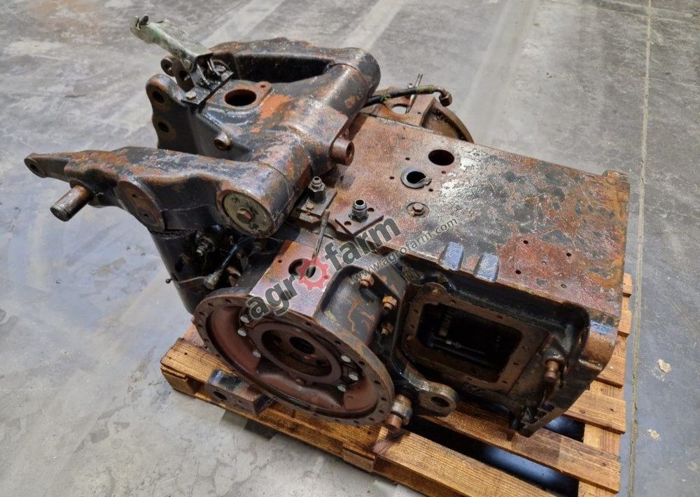 Tylny most Valtra 6400 - Versnellingsbak: afbeelding 1 Tylny most Valtra 6400 - Versnellingsbak: afbeelding 1