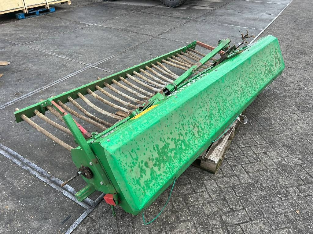 Unia 3/550/25 zaaimachine - Zaaimachine: afbeelding 4 Unia 3/550/25 zaaimachine - Zaaimachine: afbeelding 4
