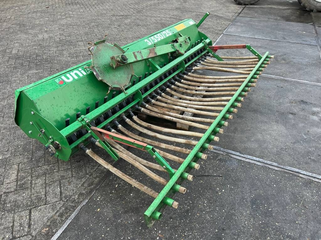 Unia 3/550/25 zaaimachine - Zaaimachine: afbeelding 2 Unia 3/550/25 zaaimachine - Zaaimachine: afbeelding 2