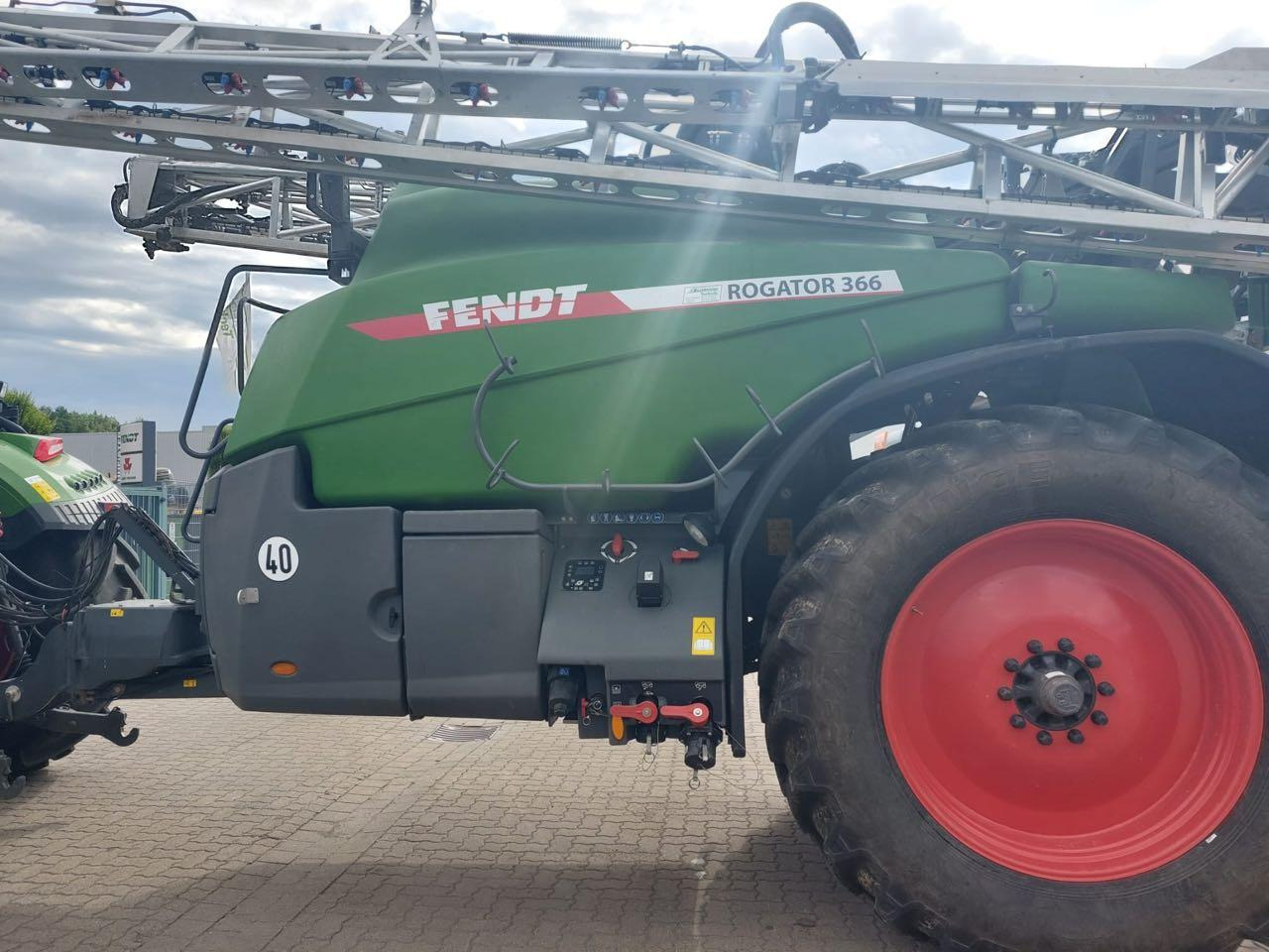 Fendt Rogator 366 - Getrokken veldspuit: afbeelding 4 Fendt Rogator 366 - Getrokken veldspuit: afbeelding 4