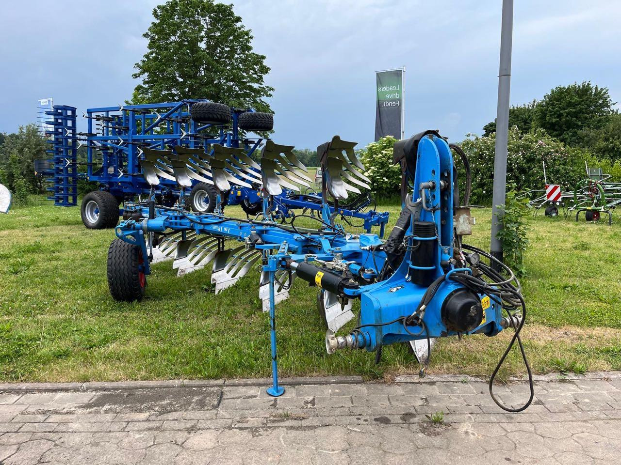 Lemken Juwel 8 V T 5 + 1 L 100 TurnControl - Ploeg: afbeelding 1 Lemken Juwel 8 V T 5 + 1 L 100 TurnControl - Ploeg: afbeelding 1
