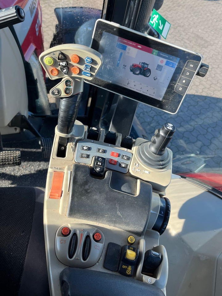 Massey Ferguson 8727 Dyna-VT - Tractor: afbeelding 5 Massey Ferguson 8727 Dyna-VT - Tractor: afbeelding 5