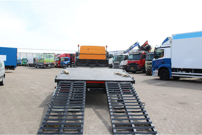 DAF LF 55.220 + HYDROLIC RAMPS + MANUAL - Autovrachtwagen vrachtwagen: afbeelding 4 DAF LF 55.220 + HYDROLIC RAMPS + MANUAL - Autovrachtwagen vrachtwagen: afbeelding 4