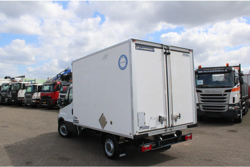 Iveco Daily 35S18 + carrier + electric + 3P - Koelwagen: afbeelding 4 Iveco Daily 35S18 + carrier + electric + 3P - Koelwagen: afbeelding 4