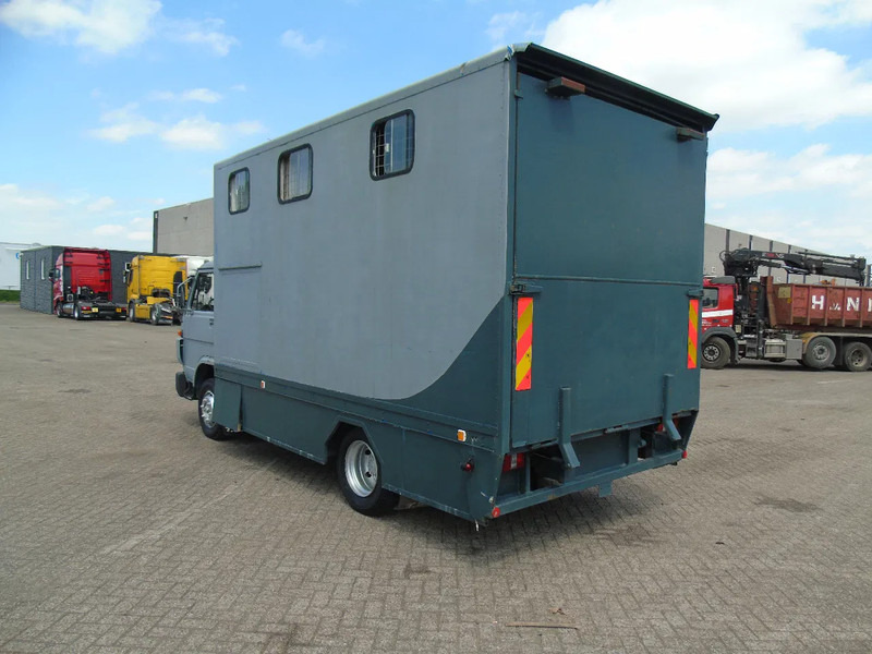 MAN 10 .150 + 2-3 HORSES + MANUAL - Paardenvrachtwagen: afbeelding 4 MAN 10 .150 + 2-3 HORSES + MANUAL - Paardenvrachtwagen: afbeelding 4