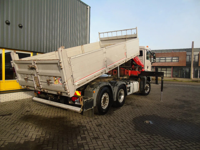 MAN TGS 28.400 + 6x4 front traction + HMF 2320 + tipper + MANUAL + REMOTE - Kipper vrachtwagen, Kraanwagen: afbeelding 4 MAN TGS 28.400 + 6x4 front traction + HMF 2320 + tipper + MANUAL + REMOTE - Kipper vrachtwagen, Kraanwagen: afbeelding 4