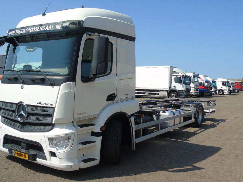 Mercedes-Benz Actros 1924 + lift + euro 6 - Containertransporter/ Wissellaadbak vrachtwagen: afbeelding 2 Mercedes-Benz Actros 1924 + lift + euro 6 - Containertransporter/ Wissellaadbak vrachtwagen: afbeelding 2