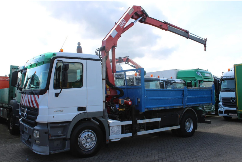 Mercedes-Benz Actros 2032 + HMF 1460 + Tipper + Steel Steel - Kipper vrachtwagen: afbeelding 3 Mercedes-Benz Actros 2032 + HMF 1460 + Tipper + Steel Steel - Kipper vrachtwagen: afbeelding 3