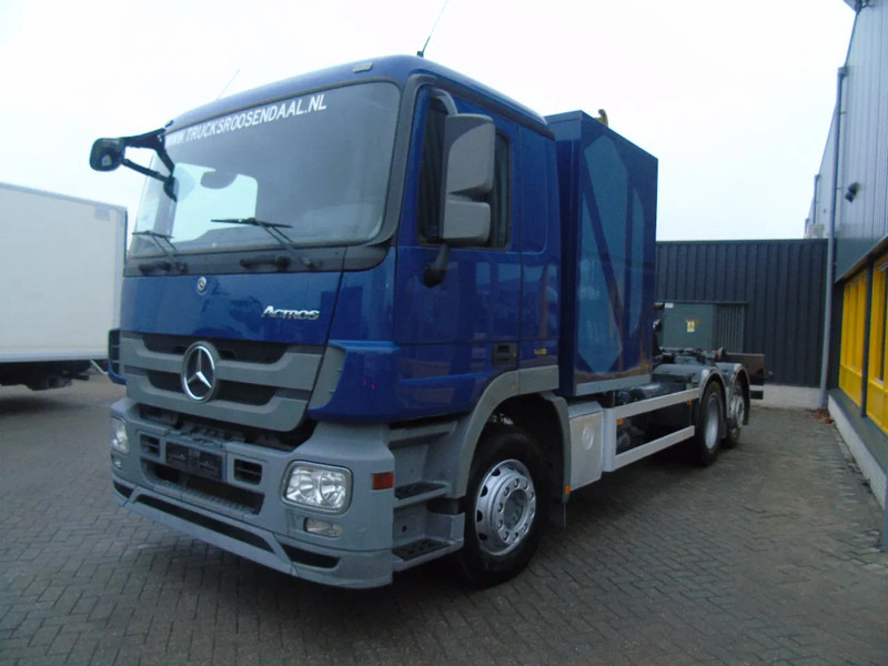 Mercedes-Benz Actros 2632 + PALFINGER + 6X2 + EURO 5 - Haakarmsysteem vrachtwagen: afbeelding 2 Mercedes-Benz Actros 2632 + PALFINGER + 6X2 + EURO 5 - Haakarmsysteem vrachtwagen: afbeelding 2