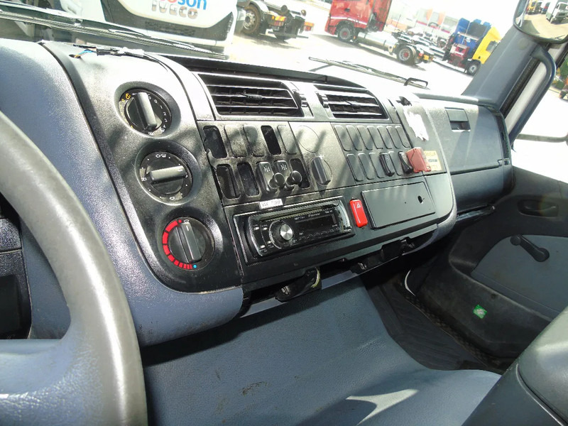 Vacuümwagen Mercedes-Benz Atego 1923 + 8.800 liter INOX + complete pump/tipper/functional + EURO 2: afbeelding 13 Vacuümwagen Mercedes-Benz Atego 1923 + 8.800 liter INOX + complete pump/tipper/functional + EURO 2: afbeelding 13