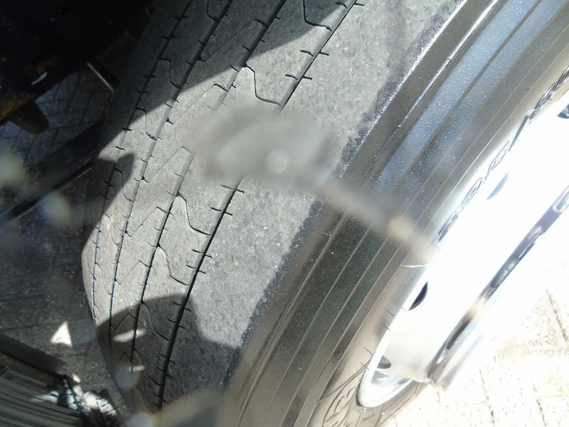 Vacuümwagen Mercedes-Benz Atego 1923 + 8.800 liter INOX + complete pump/tipper/functional + EURO 2: afbeelding 19 Vacuümwagen Mercedes-Benz Atego 1923 + 8.800 liter INOX + complete pump/tipper/functional + EURO 2: afbeelding 19